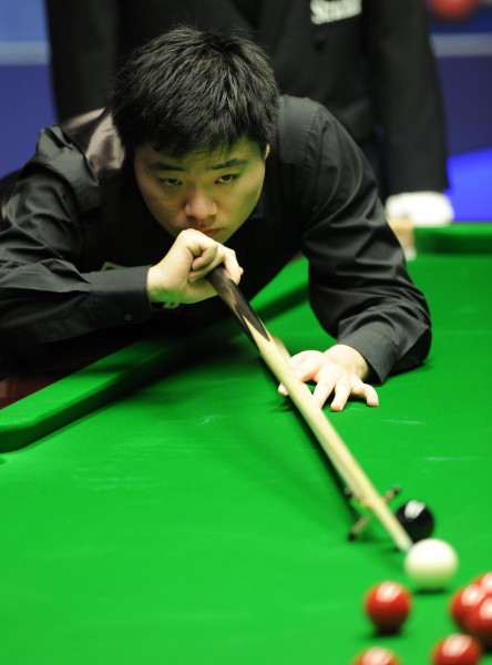 涉足国际足 涉足国际足